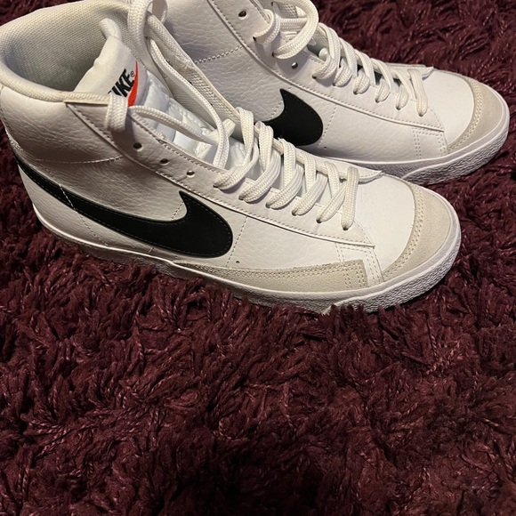 Nike Trailblazers - Picture 2 of 5